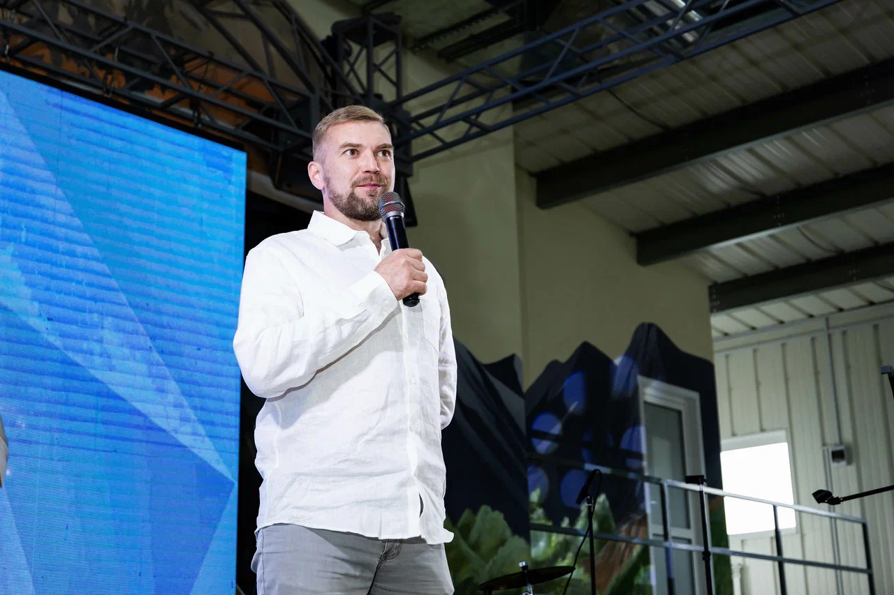 Станислав Захаров